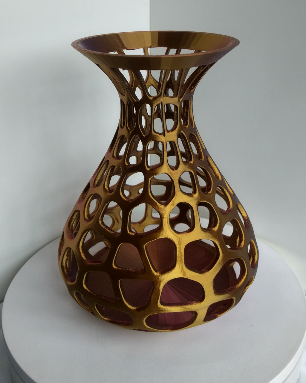 Korallenvase Organica – Gold-Amber mit Violett-Rand