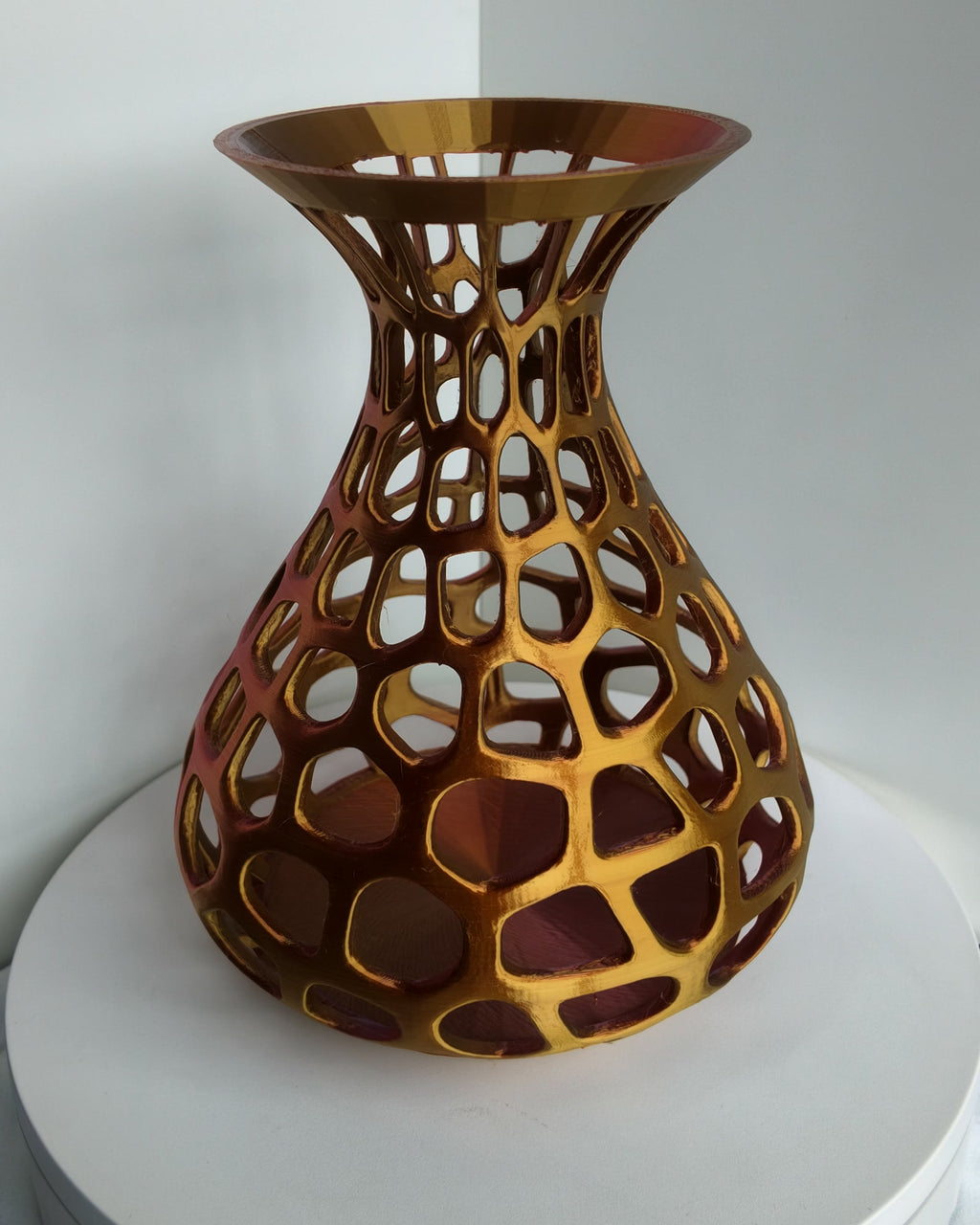 Korallenvase Organica – warmer Amber-Ton