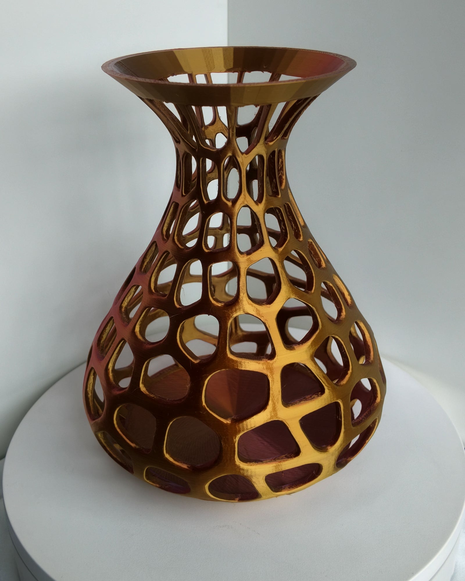 Korallenvase Organica – warmer Amber-Ton