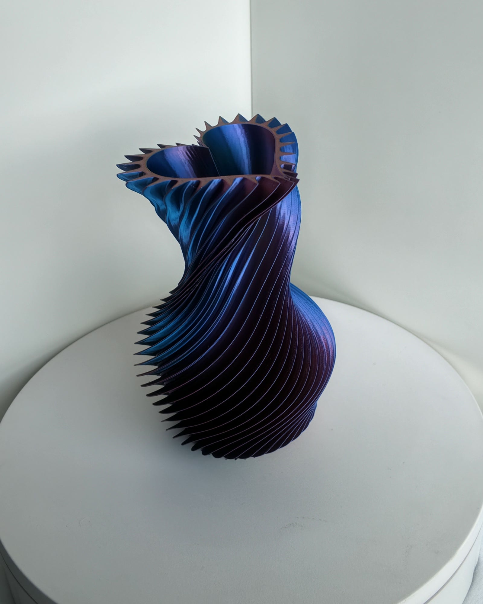 SpiralLove Medium Vase, Blau-Violett Silk