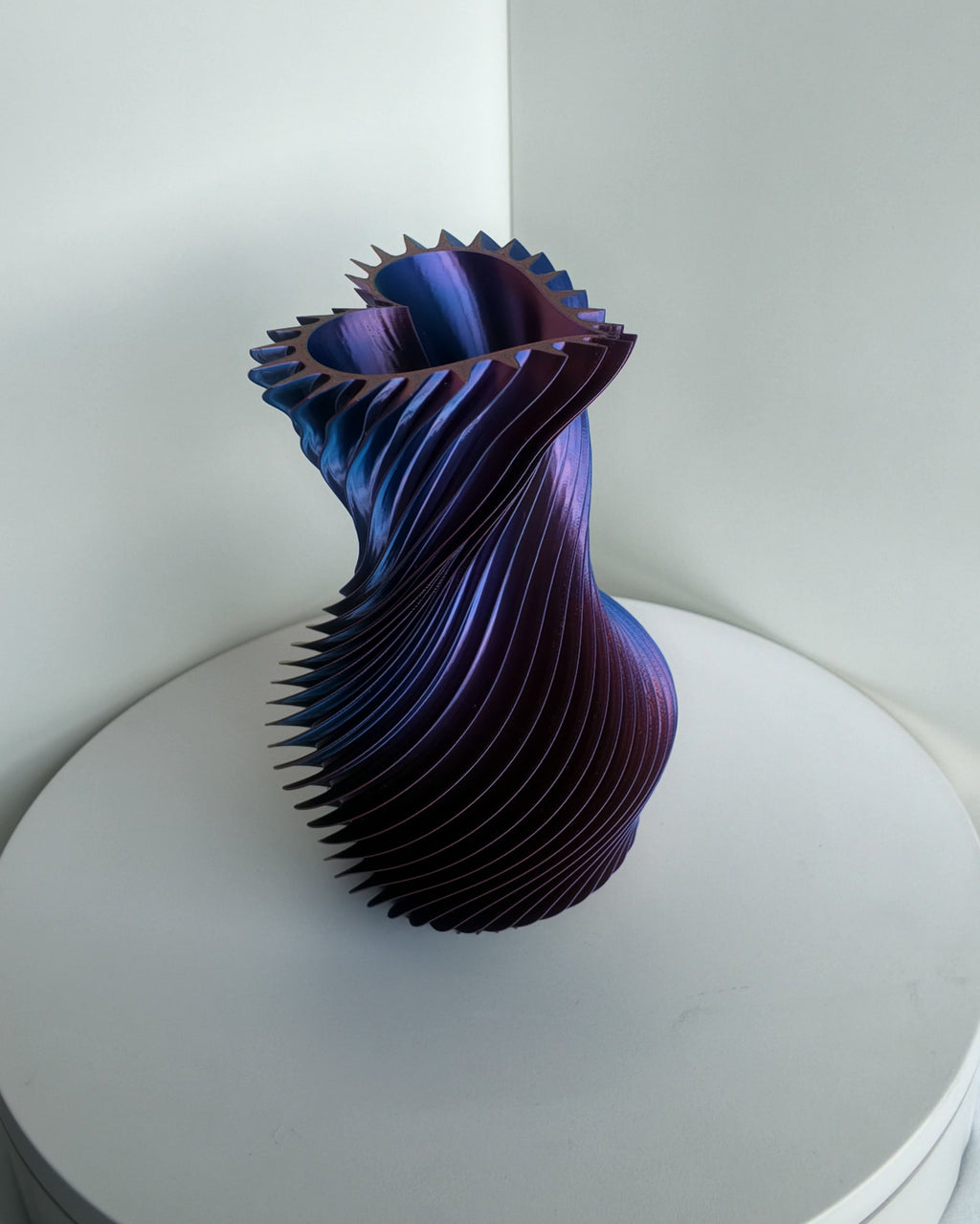 SpiralLove Medium Vase, Violett-Magenta Silk