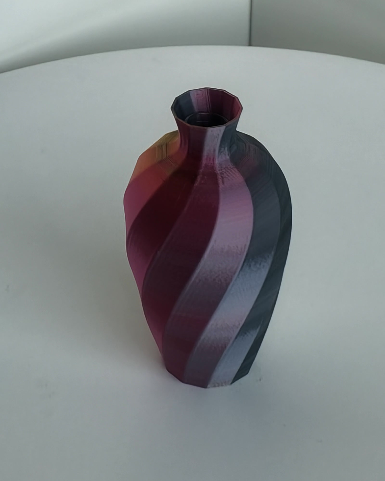 Kleine Tischvase, Magenta-Violett Silk