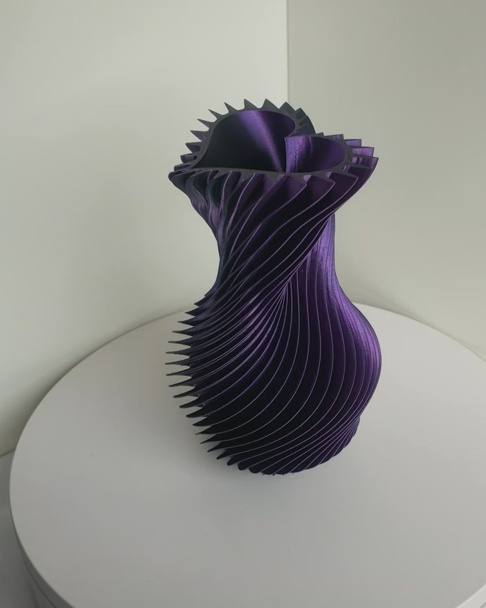 SpiralLove Medium Twist-Vase – 360°-Drehung, Dual-Silk Schwarz-Lila