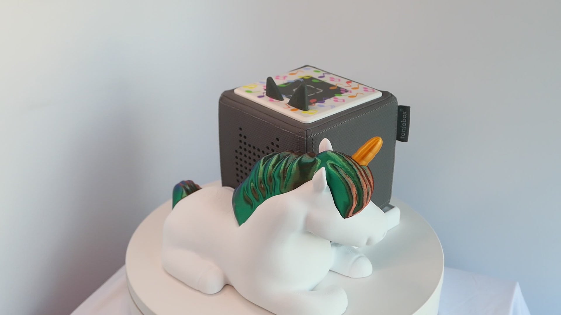 🦄 Toniebox Halterung „Sleeping Unicorn“ TriColor (Ohne Toniebox)